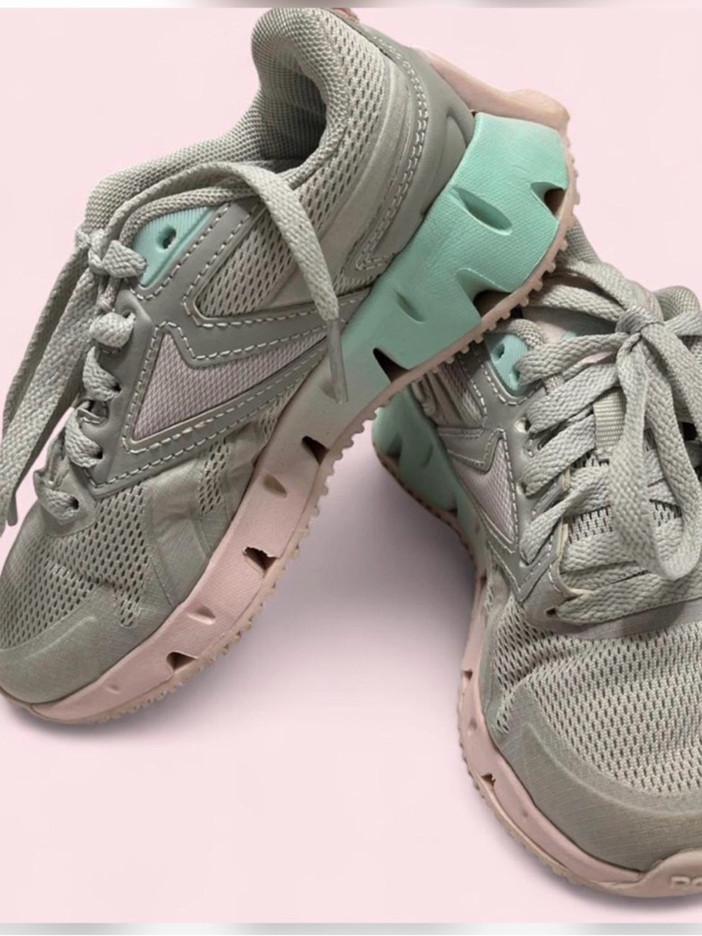 Reebok girls Mint Green and Light Pink Sneakers Sz 11